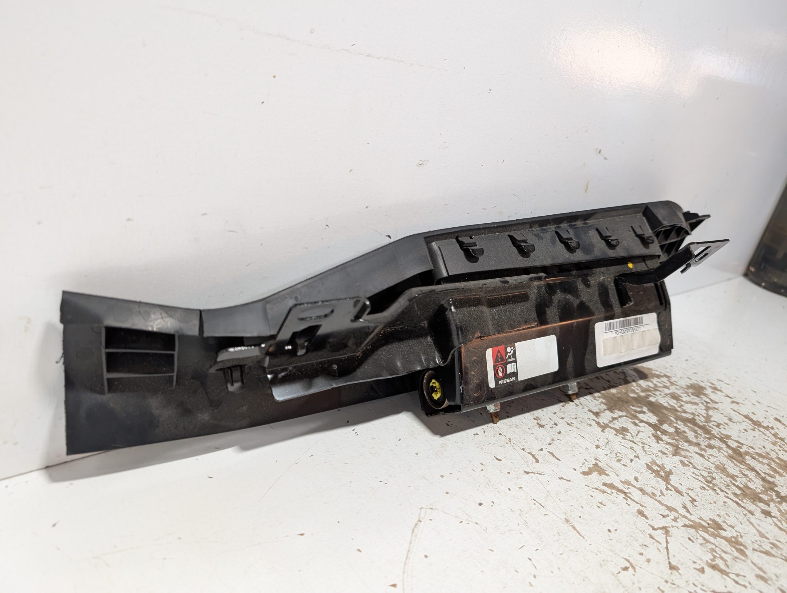 OEM 2019-2022 Nissan Altima Passenger Right Knee Air Bag - Image 4