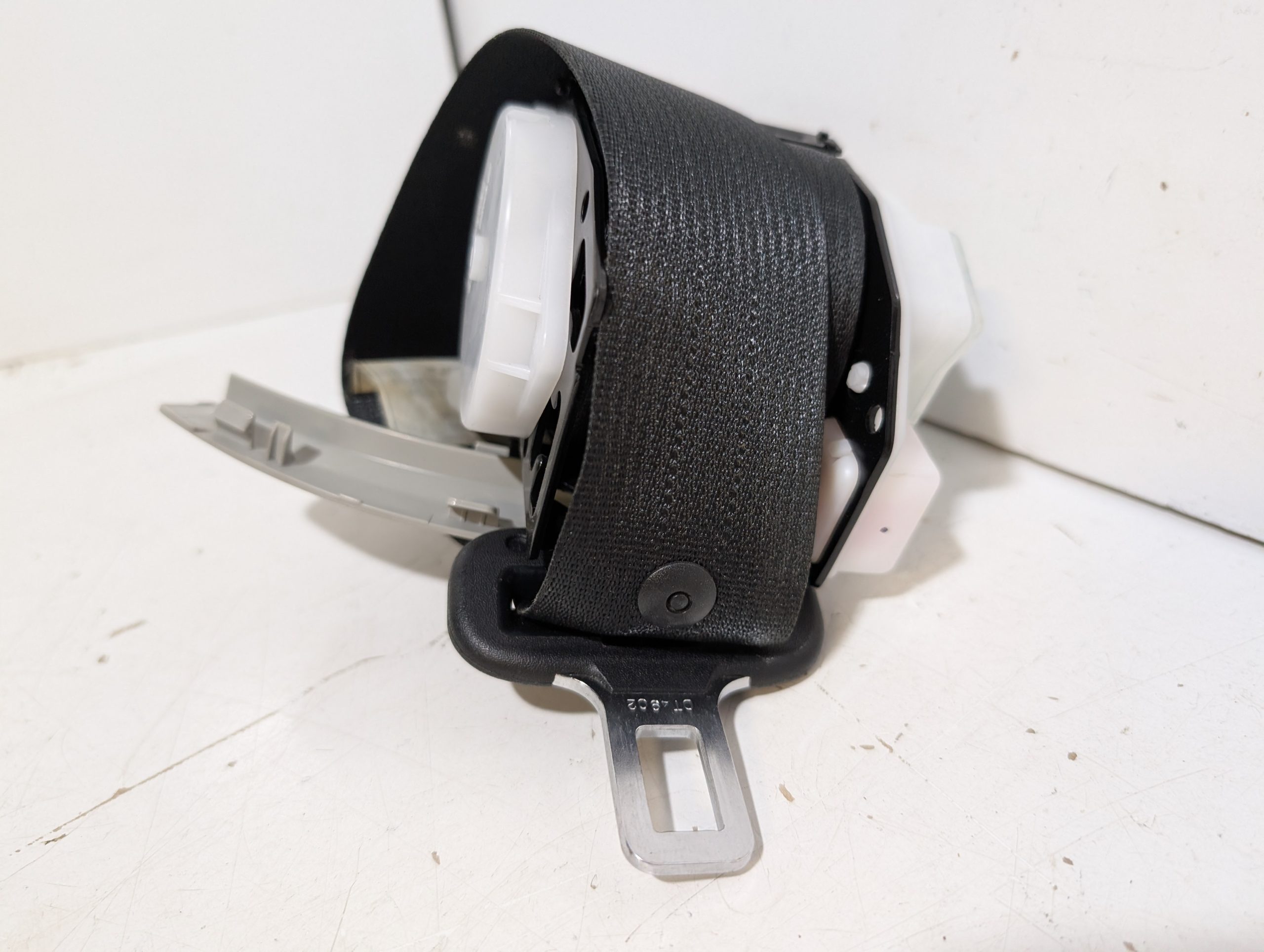 OEM 2014-2024 Toyota 4Runner 4.0L Rear Left Seat Belt - Image 2
