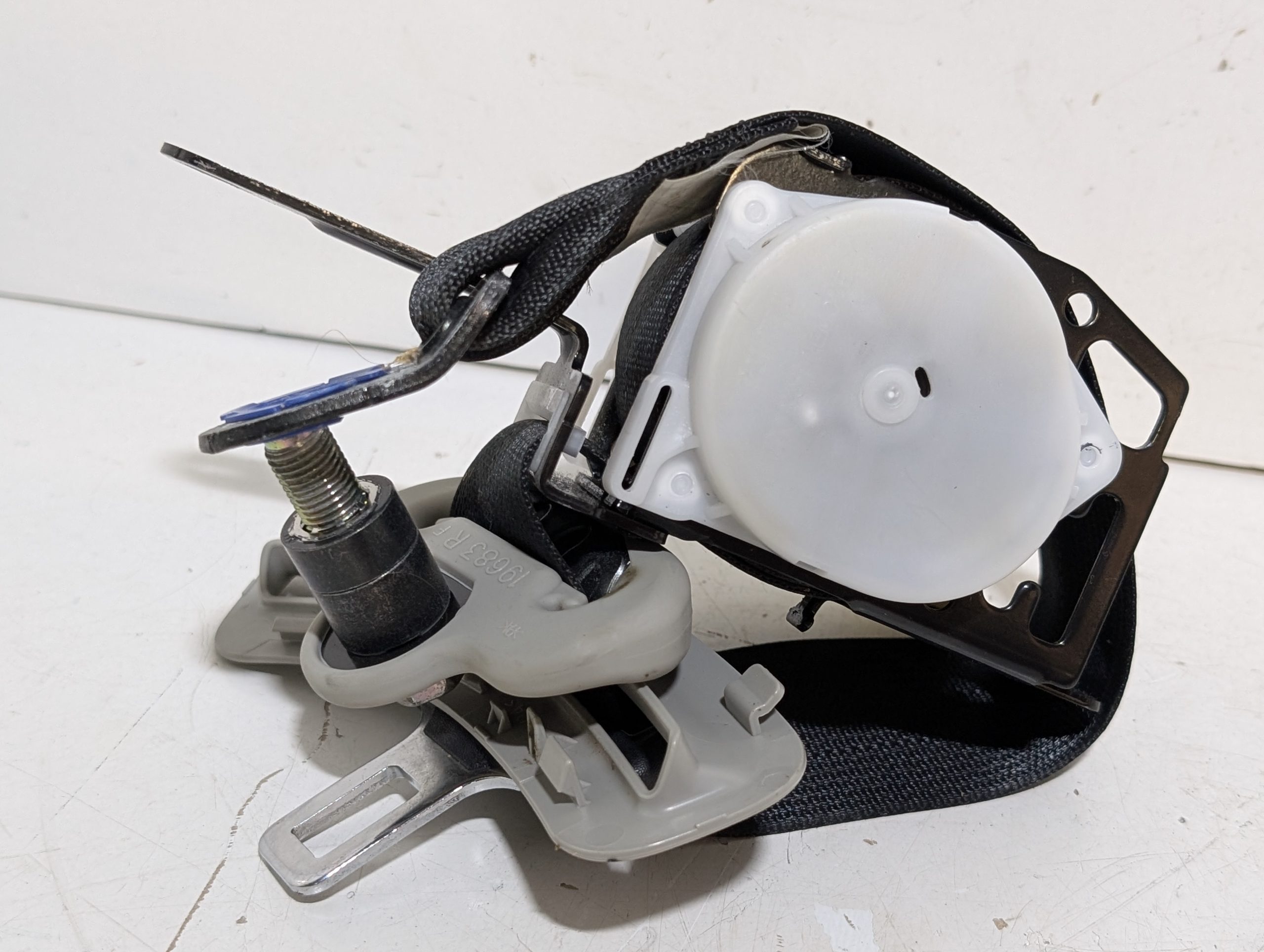 OEM 2014-2024 Toyota 4Runner 4.0L Right Seat Belt - Image 7