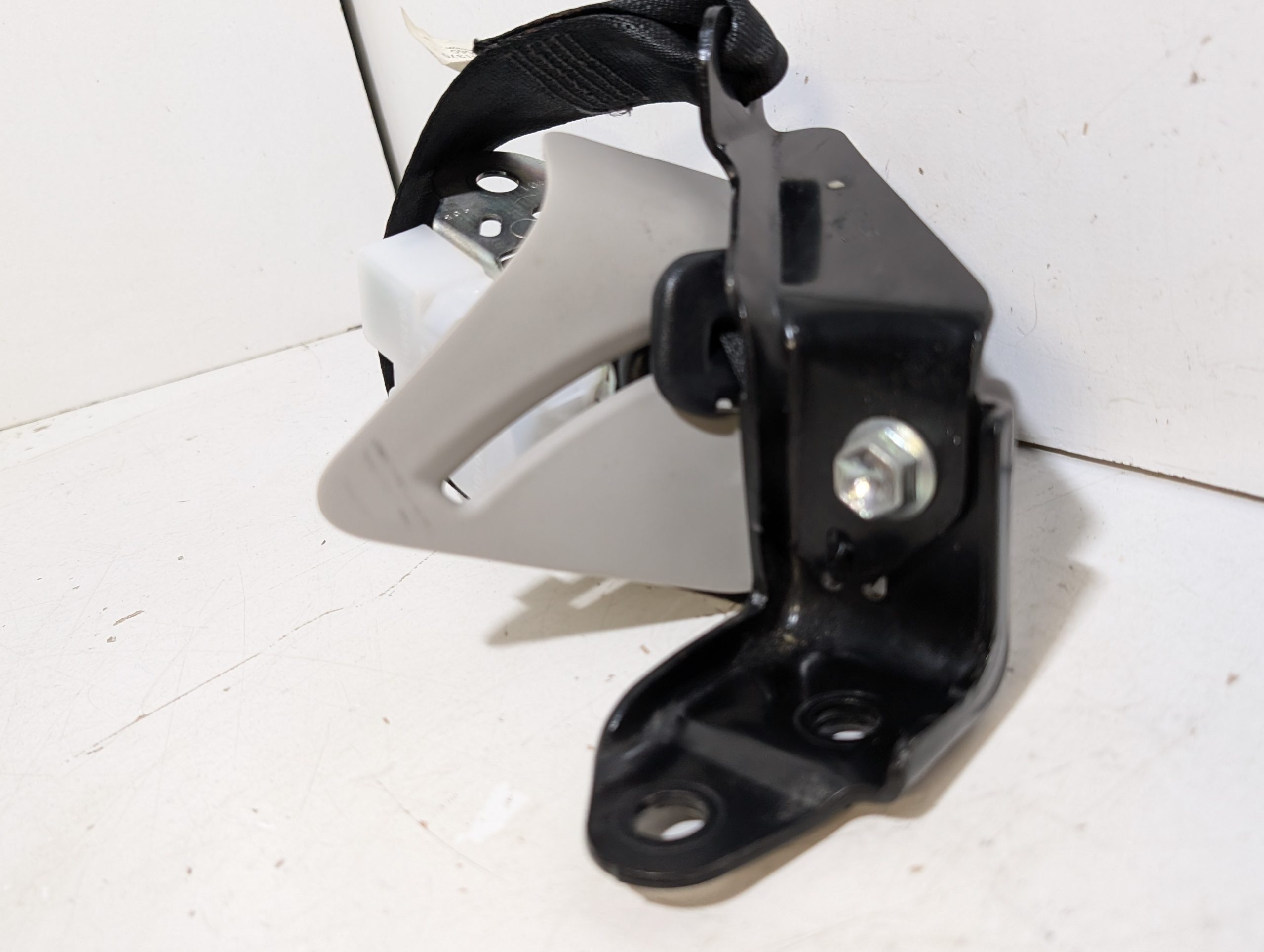 OEM 2014-2024 Toyota 4Runner 4.0L Right Seatbelt - Image 2