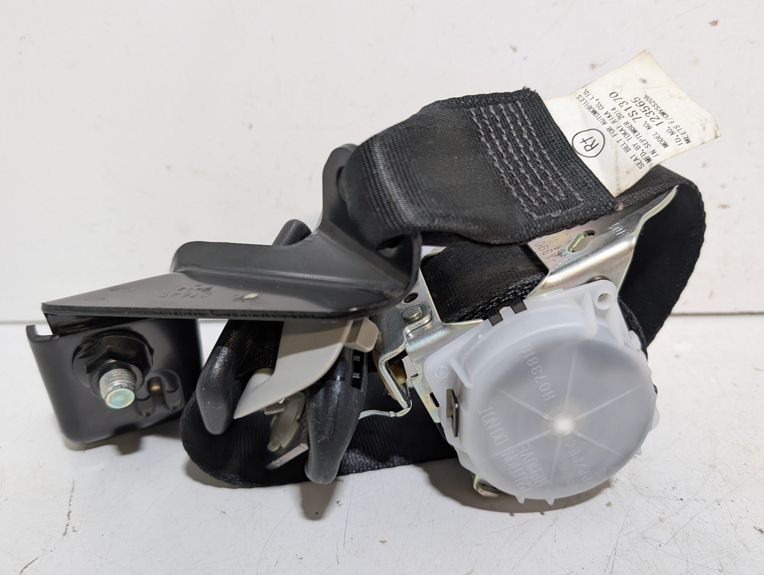 OEM 2014-2024 Toyota 4Runner 4.0L Right Seatbelt - Image 7