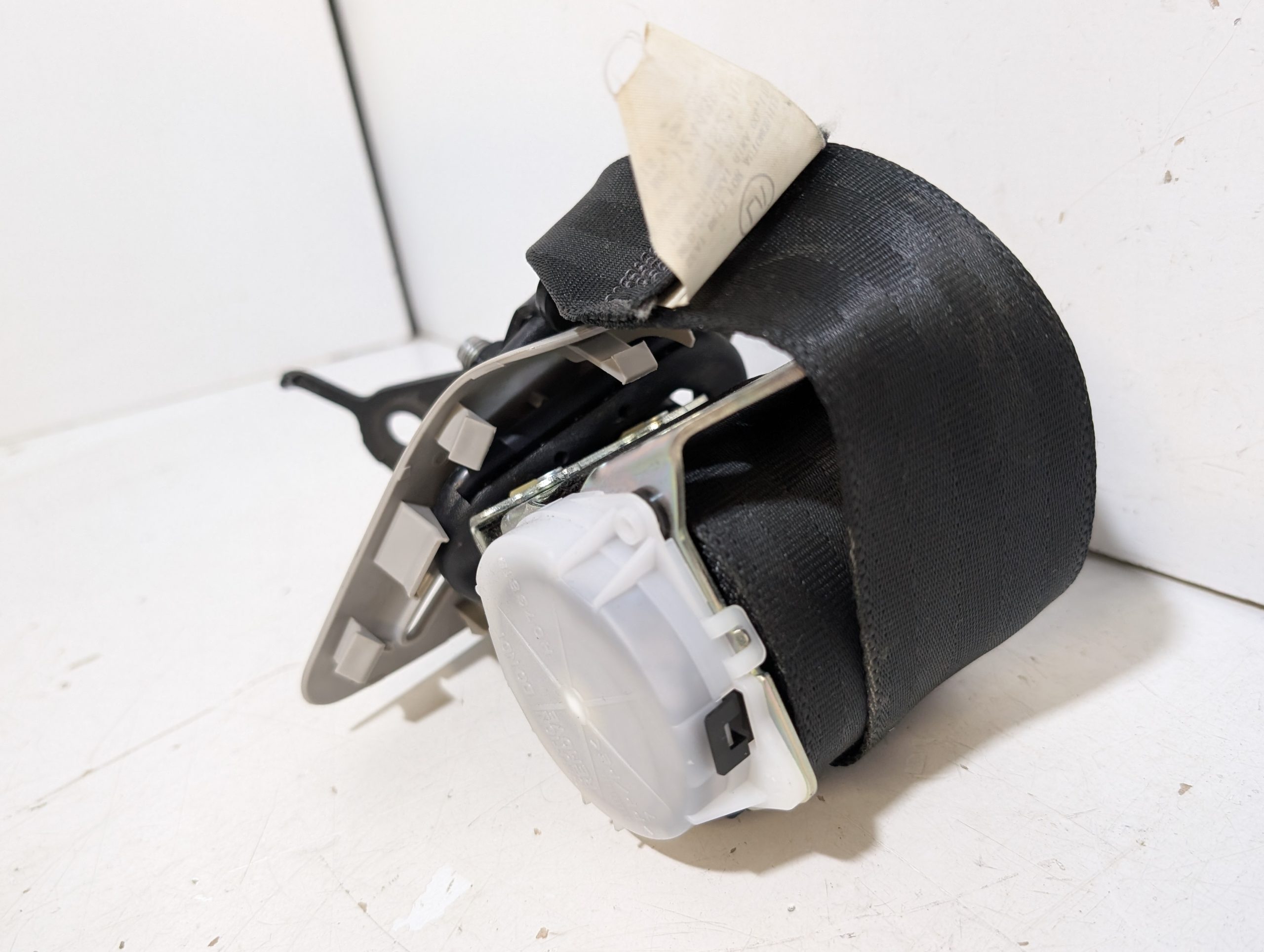 OEM 2014-2024 Toyota 4Runner 4.0L Left Seatbelt - Image 10