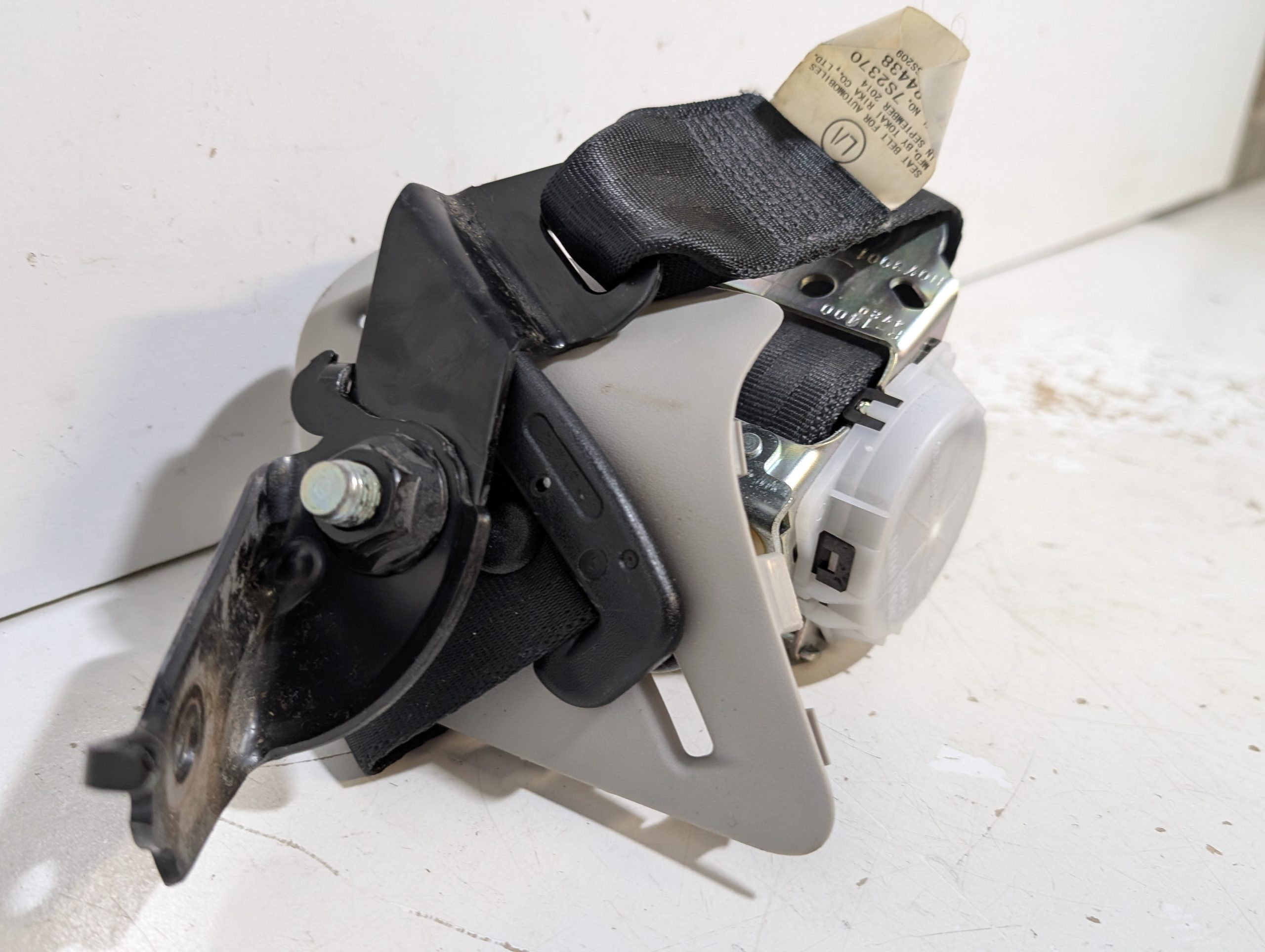 OEM 2014-2024 Toyota 4Runner 4.0L Left Seatbelt - Image 9