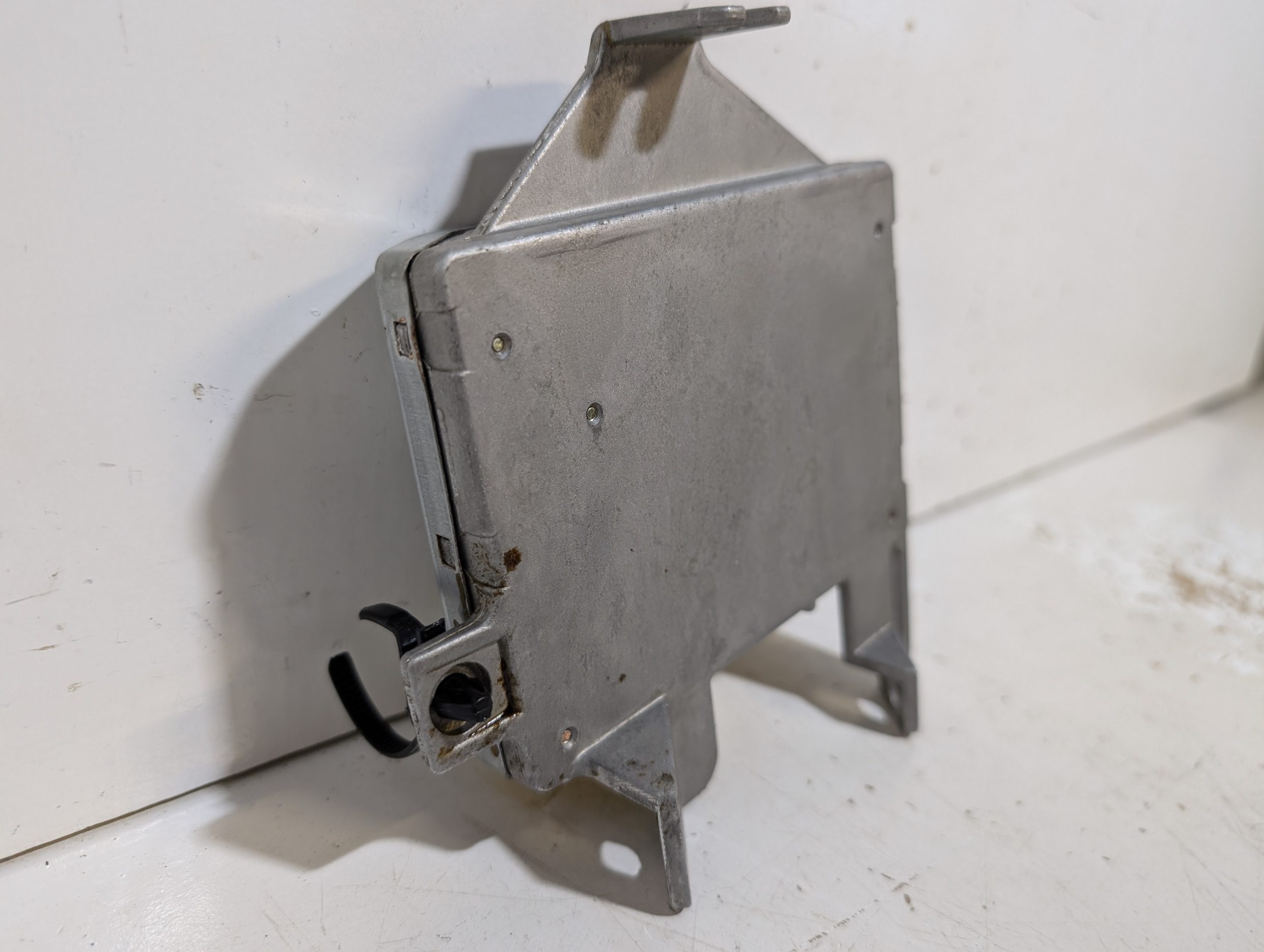 OEM 2014-2024 Toyota 4Runner 4.0L Air Bag SRS module - Image 4