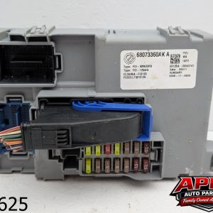 OEM 2012 Fiat 500 500L 1.4L BCM Body Control Module Fuse Box Assembly