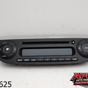 OEM 2012 Fiat 500 500L 1.4L AM FM CD MP3 Radio