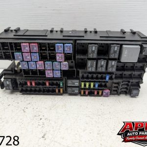 OEM 2014 Ford Taurus 3.5L Engine Bay Relay Junction Fuse Box