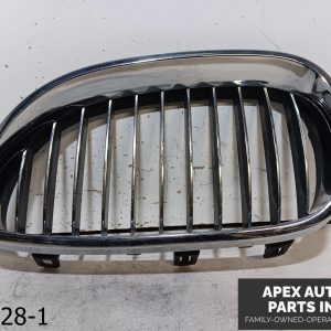 OEM 2004-2007 BMW 525i 2.5L front Left grille