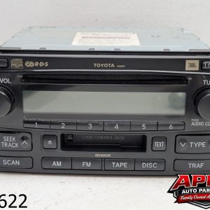 OEM 2005 Toyota Highlander 3.3L Radio Receiver AM FM CD