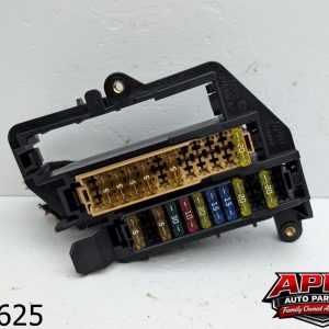 OEM 2005 Audi A6 3.1L Quattro Front Relay Fuse Box w Retainer