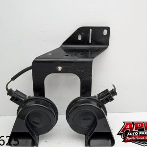 OEM 2005 Audi A6 3.1L DUAL HORN & BRACKET