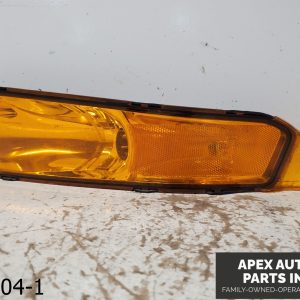 OEM 2005-2009 Ford Mustang 4.6L Driver Corner Park Light Park Lamp turn Signal