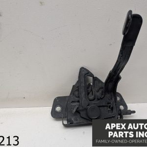 OEM 2013 Hyundai Veloster 1.6L Hood Latch Lock Unit