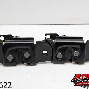 OEM 2003 Chevrolet Tahoe 5.3L  Rear Tailgate Latch LH RH Driver Passenger Set