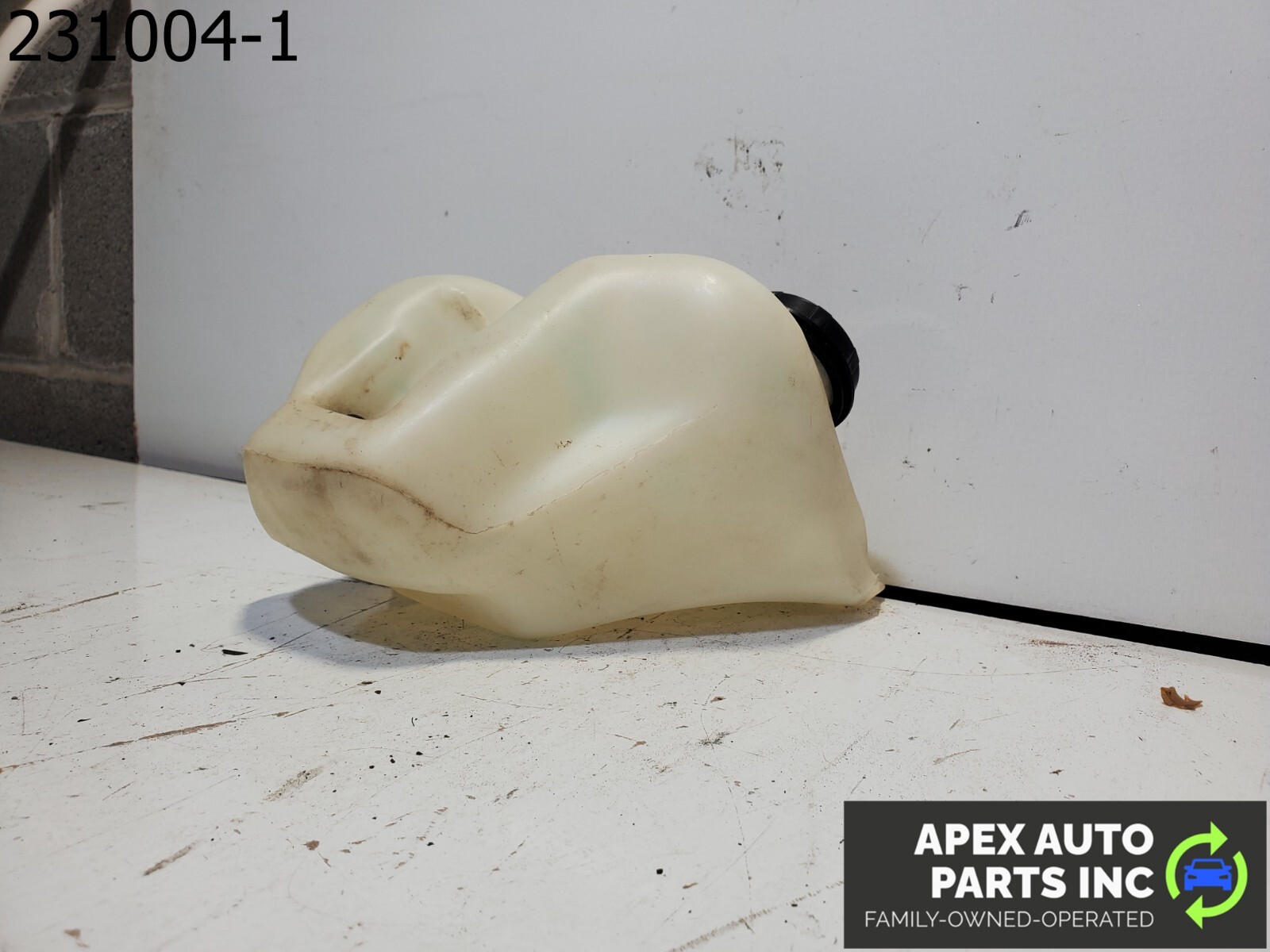 OEM 1984 Pontiac Fiero WINDSHIELD WASHER FLUID BOTTLE RESERVOIR 22039456 - Image 3