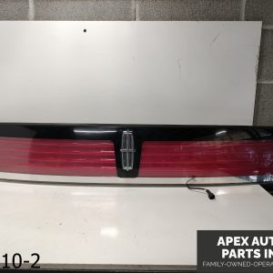 OEM 2009 Lincoln MKX 3.5L Tail Light Center Lid Mounted