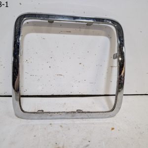 OEM 2005 Jeep Grand Cherokee 5.7L Chrome Shifter Bezel Console Trim