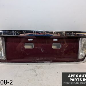 OEM 2004 Hyundai XG350 3.5L trunk lid trim license plate garnish 87371-39500