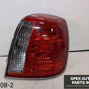 OEM 2004 Hyundai XG350 3.5L Passenger Right Tail Light Quarter Mounted
