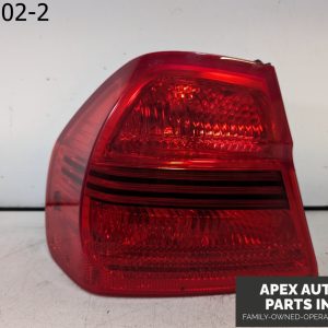 OEM 2006 BMW 330xi 3L OUTER TAIL LIGHT LAMP Left 998760