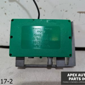 OEM 2001-2007 Volvo V70 2.4L Radio Signal Antenna Amplifier 30679286
