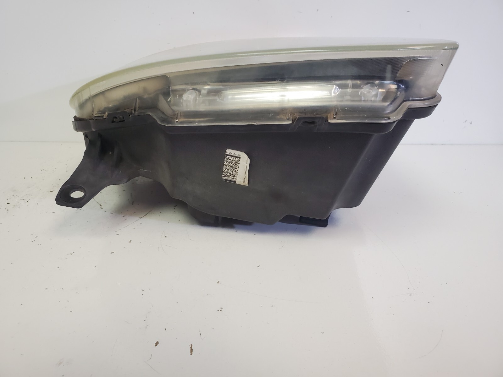 OEM 2007 - 2014 GMC Yukon XL 1500 Driver Left Halogen Headlight LH - Image 9
