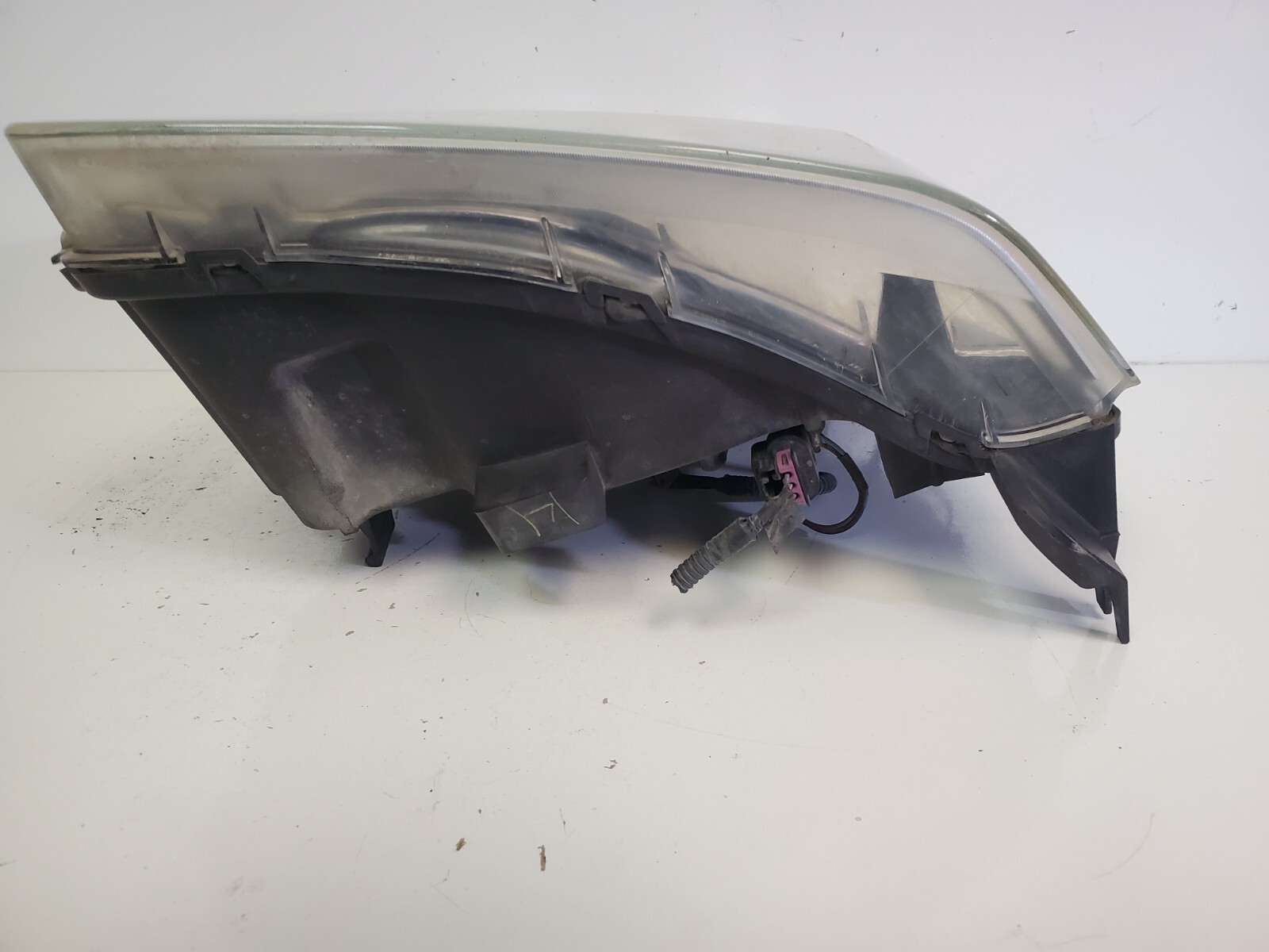 OEM 2007 - 2014 GMC Yukon XL 1500 Driver Left Halogen Headlight LH - Image 10