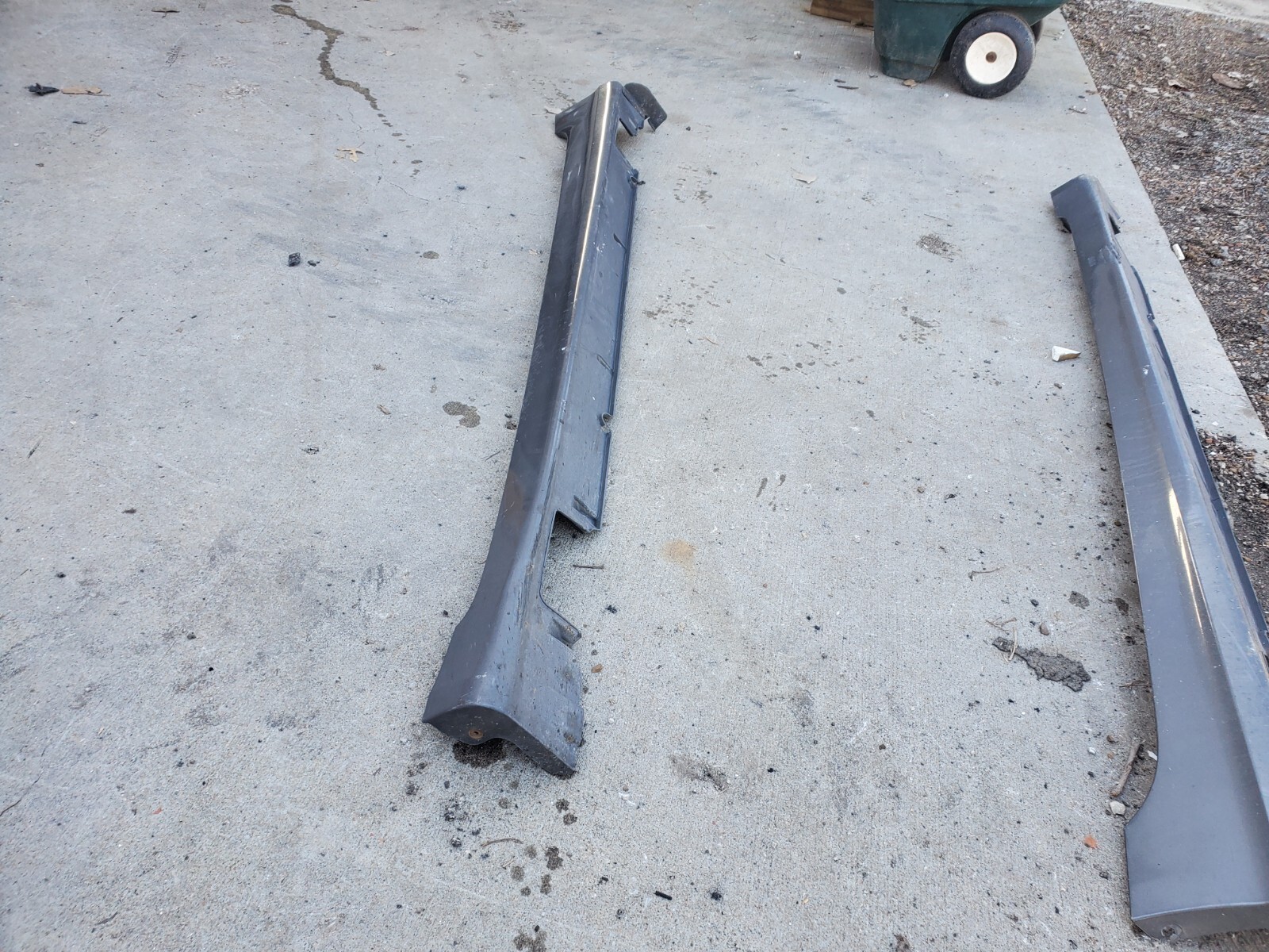OEM 2011 - 2015 Hyundai Sonata Hybrid Left Driver Side Skirt Rocker Panel Gray - Image 2