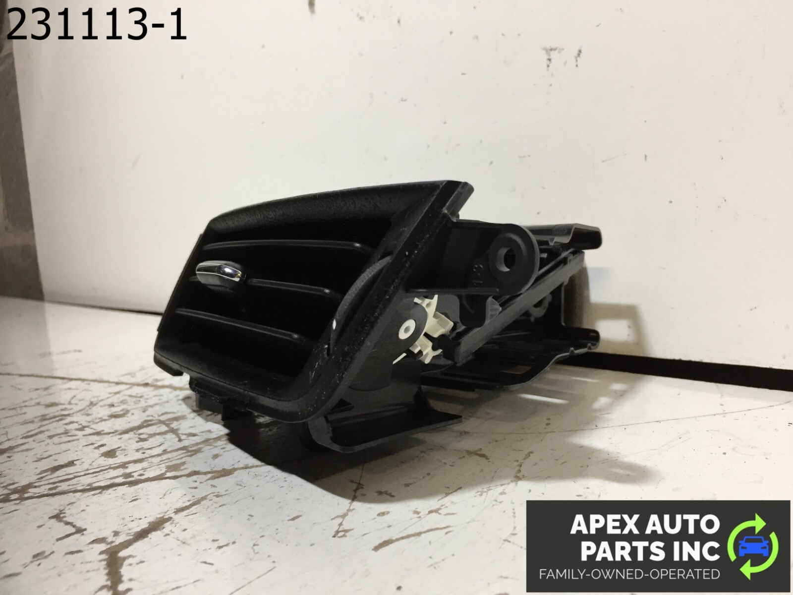 OEM 2015 Chevy Silverado Right Passenger Side Dash Vent 20943683 - Image 3