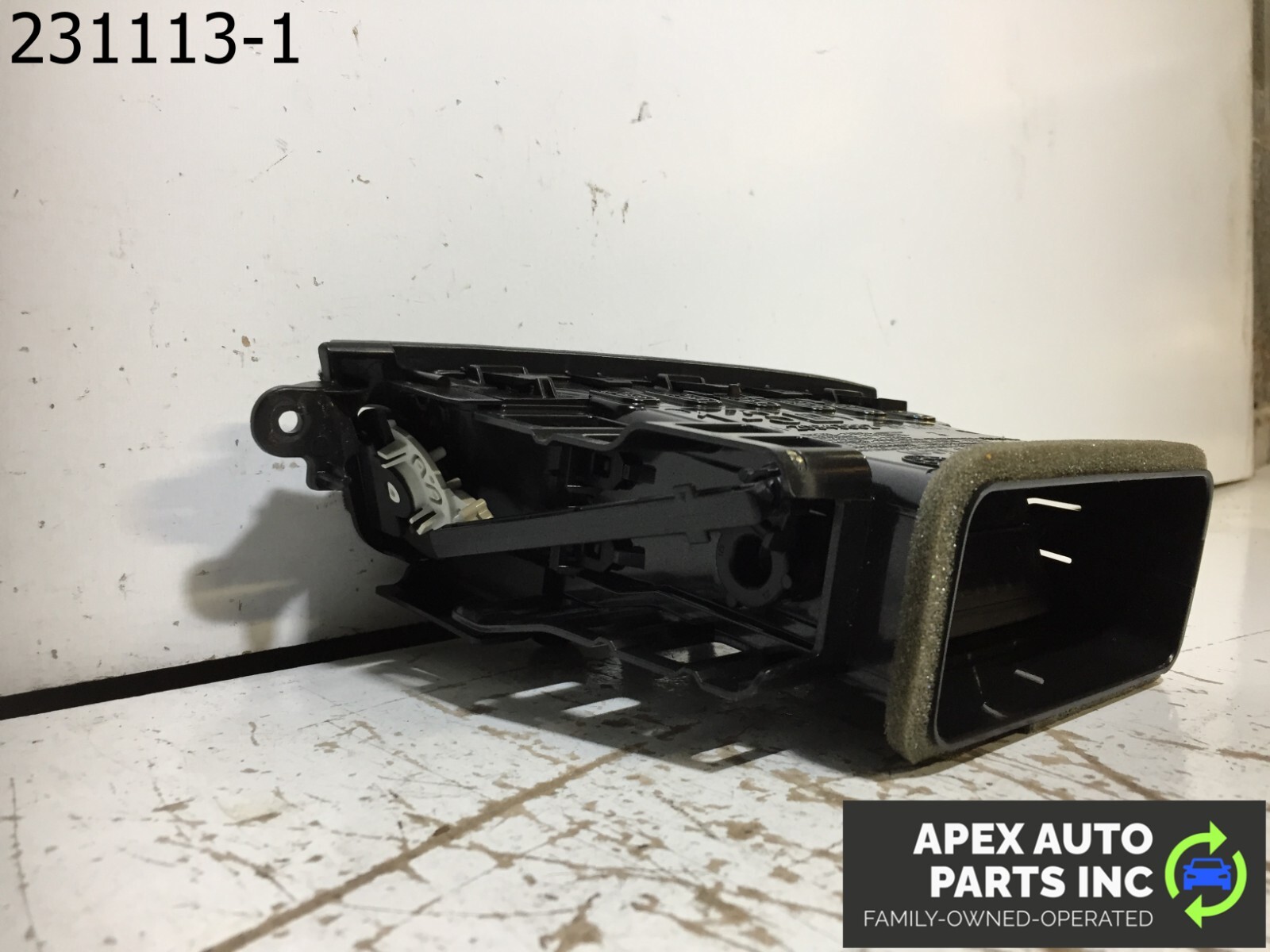 OEM 2015 Chevy Silverado Right Passenger Side Dash Vent 20943683 - Image 5