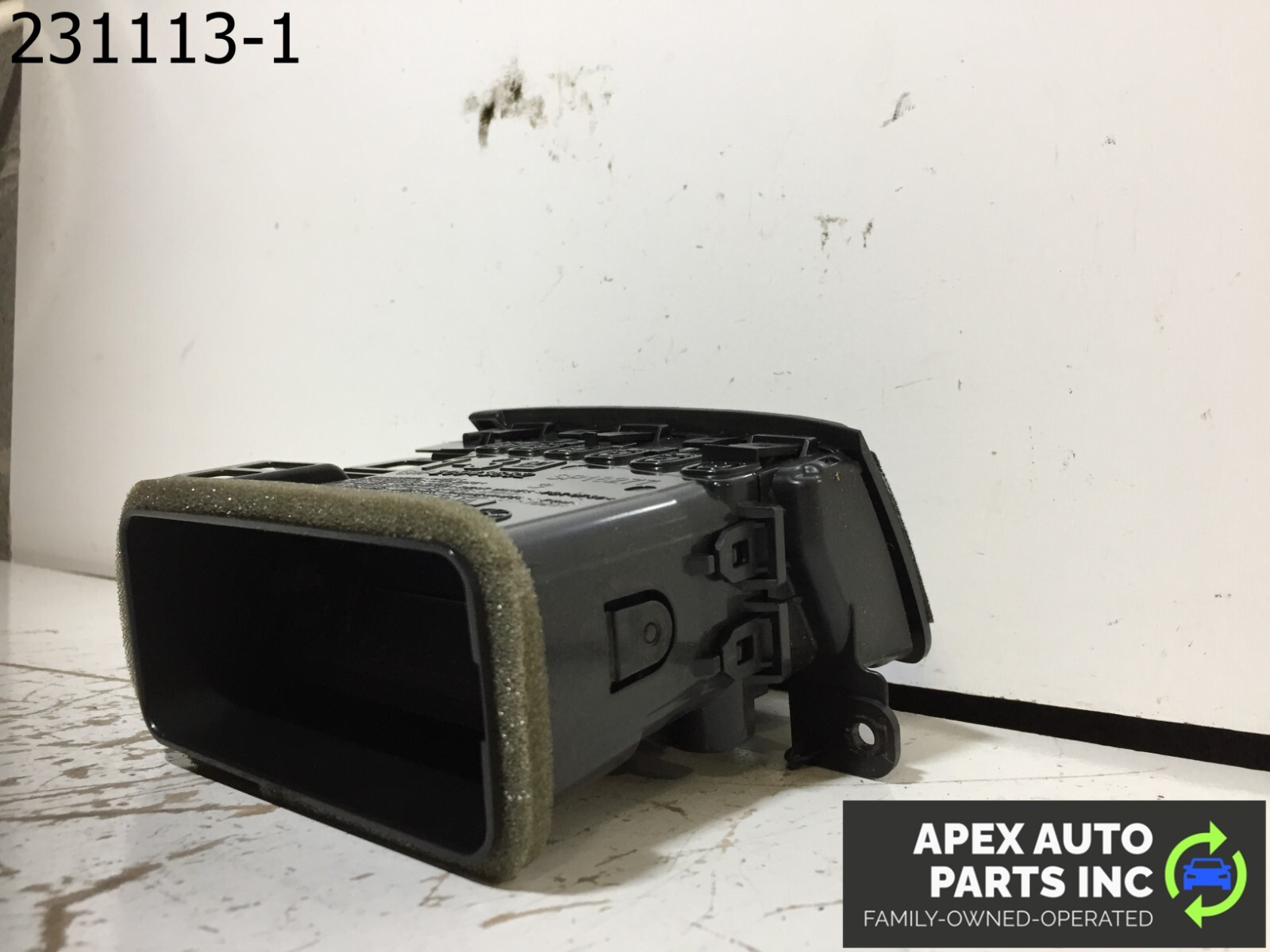 OEM 2015 Chevy Silverado Right Passenger Side Dash Vent 20943683 - Image 6