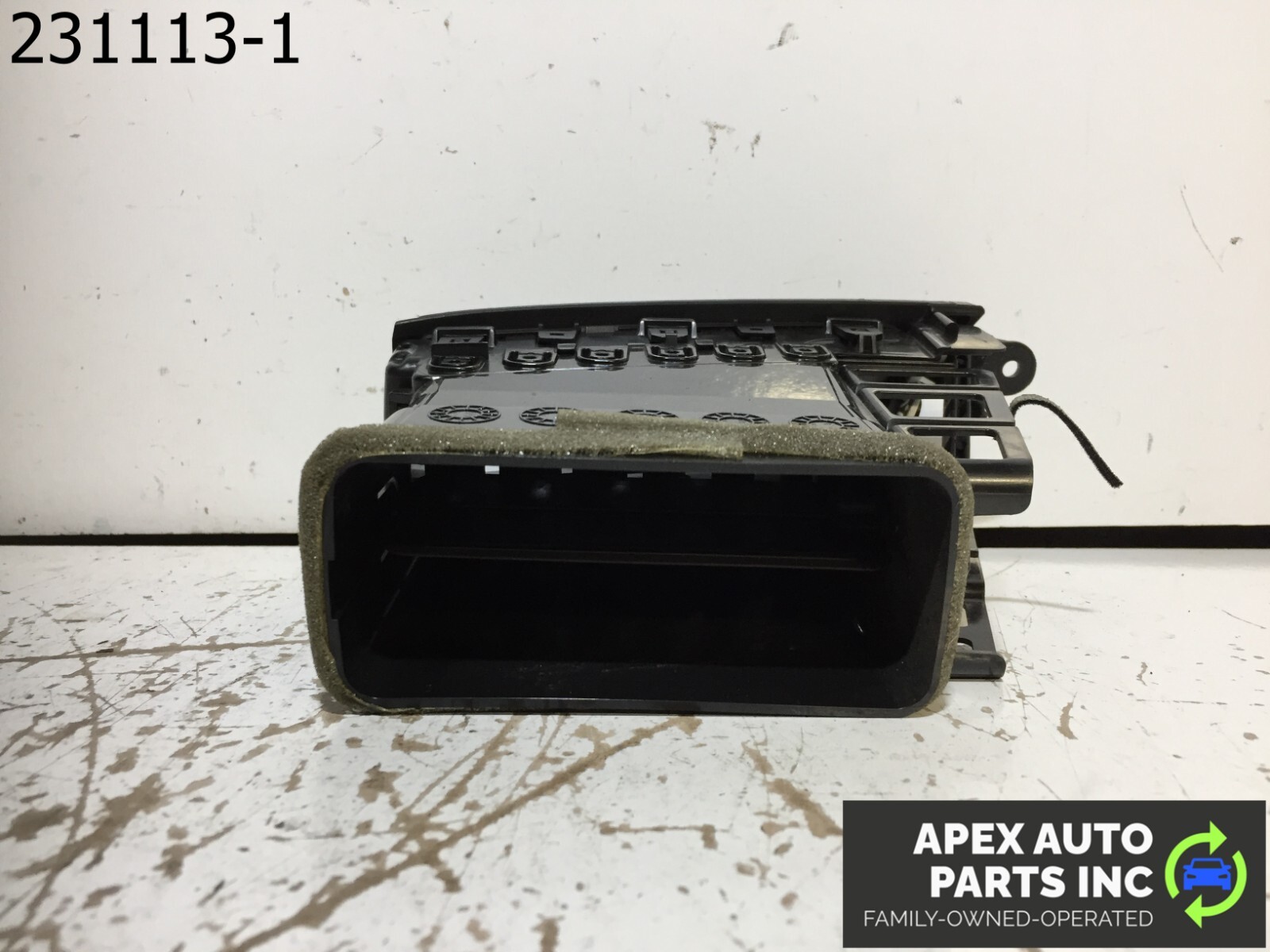 OEM 2015 Chevy Silverado Left Driver Side Dash Vent 20943683 - Image 4