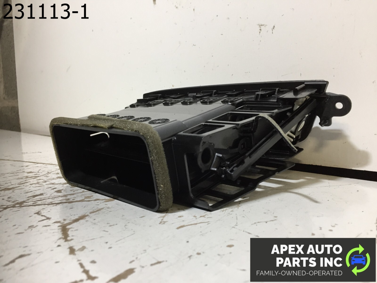 OEM 2015 Chevy Silverado Left Driver Side Dash Vent 20943683 - Image 6