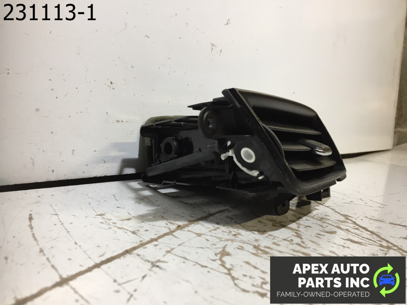 OEM 2015 Chevy Silverado Left Driver Side Dash Vent 20943683 - Image 2