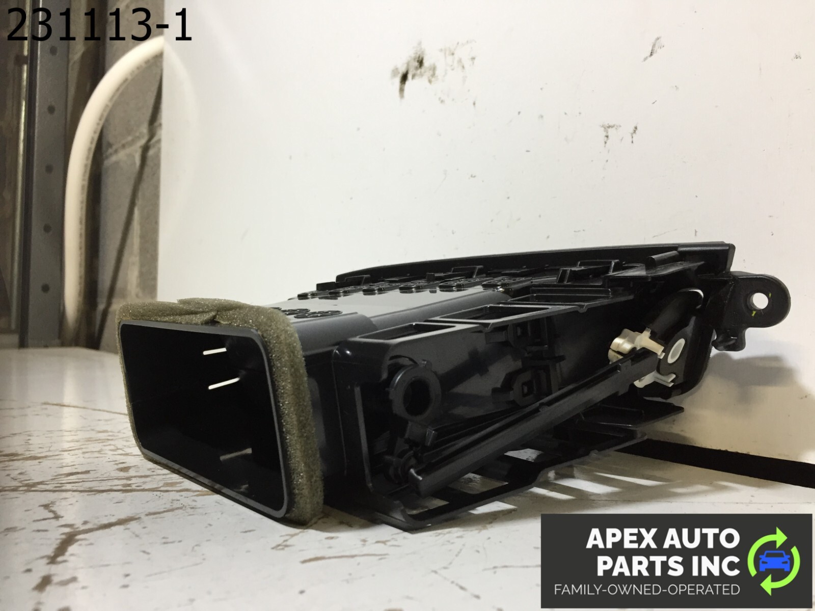 OEM 2015 Chevy Silverado Left Driver Side Dash Vent 20943683 - Image 6