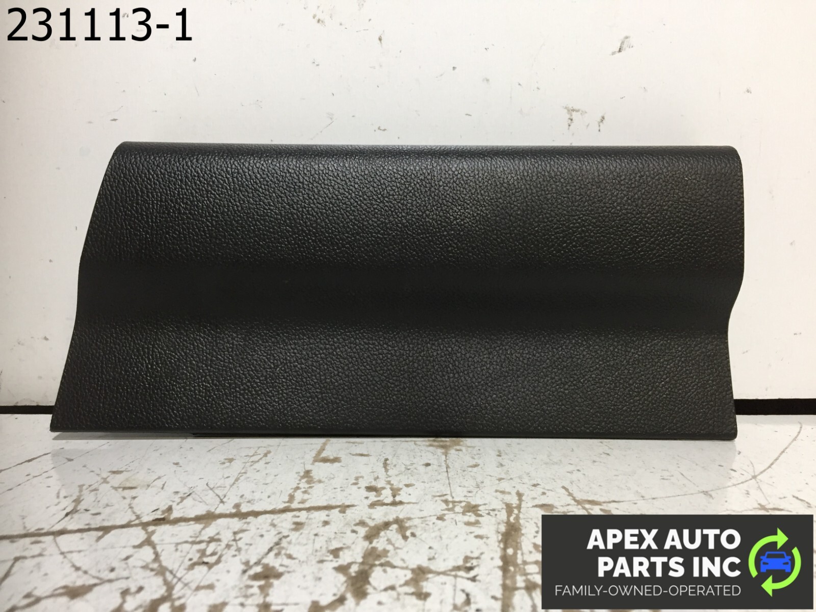 OEM 2015 Chevy Silverado BACK GLASS UPPER WINDOW REVEAL RH TRIM MOLDING