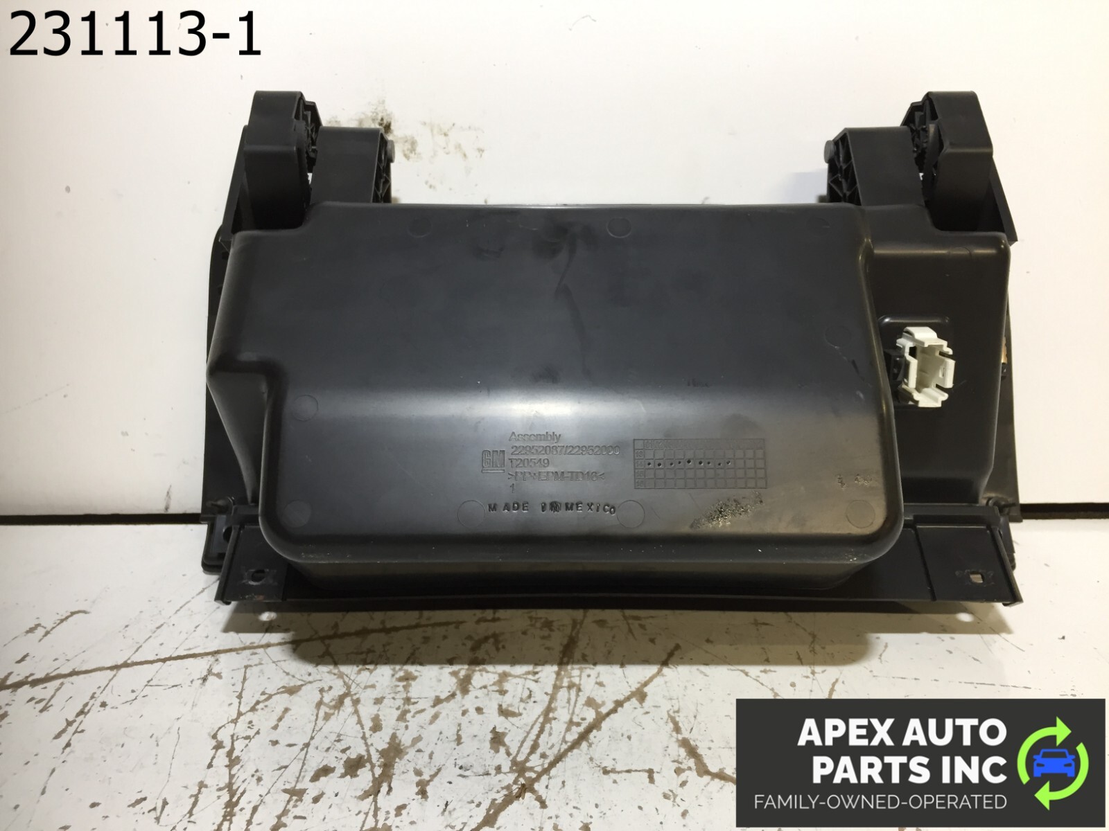 OEM 2015 Chevy Silverado Upper Dash Glove Box Compartment Black - Image 6