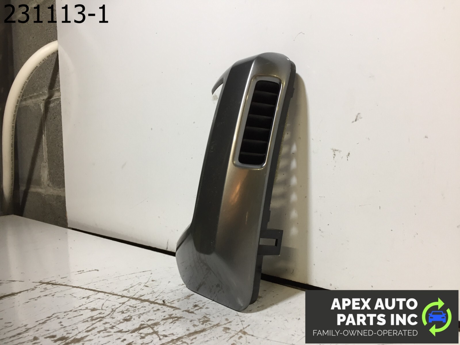 OEM 2015 Chevy Silverado FRONT RIGHT DASH TRIM PANEL MOULDING - Image 3