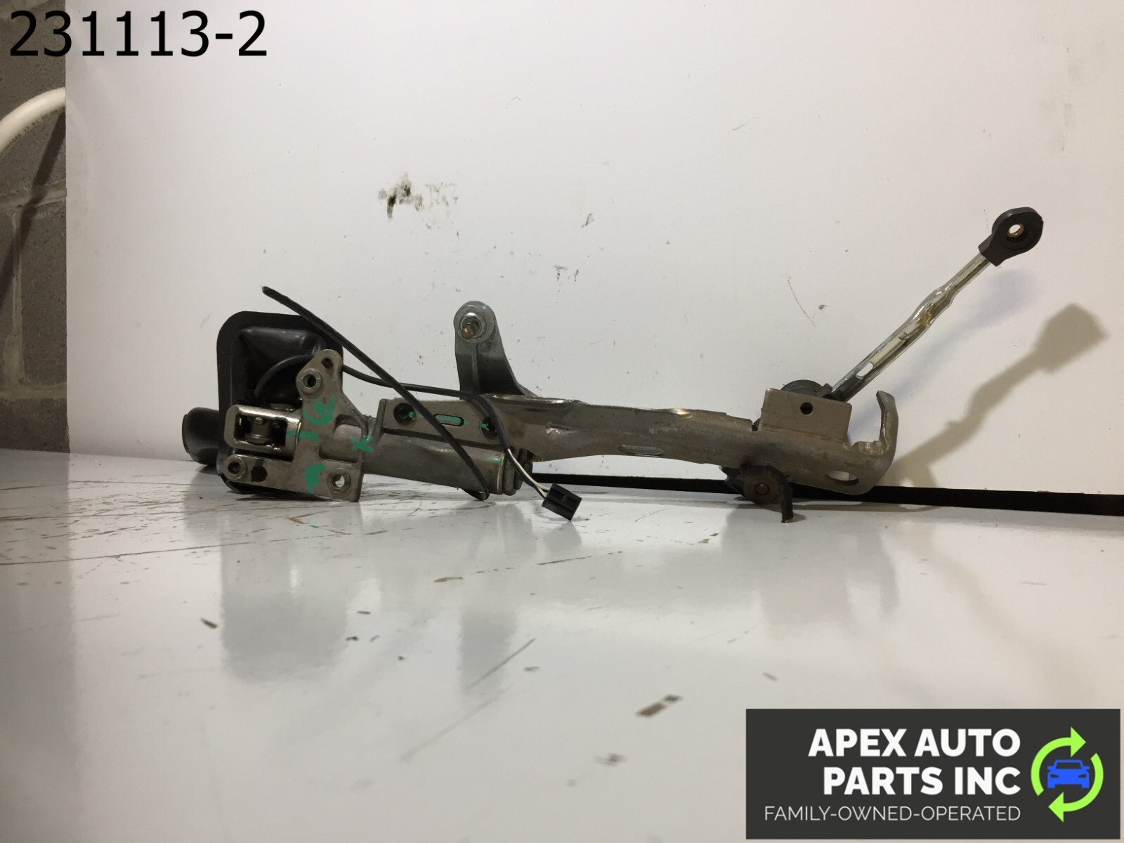 OEM 2015 Chevy Silverado Steering Column Automatic Gear Shifter Lever Assembly - Image 3