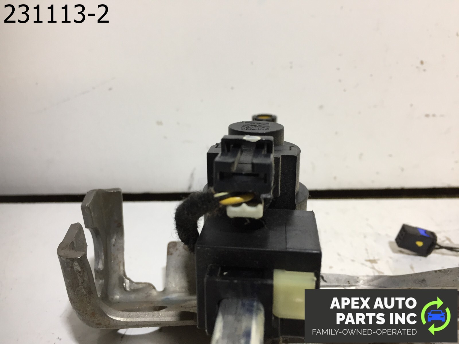 OEM 2015 Chevy Silverado Steering Column Automatic Gear Shifter Lever Assembly - Image 7