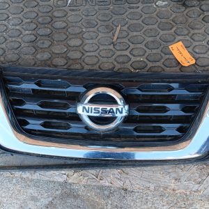 OEM 2018 Nissan Pathfinder 3.5L Grille With Surround View Chrome And Black