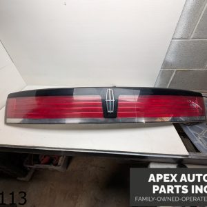 OEM 2008 Lincoln MKX 3.5L Rear Center Tailgate Taillight Tail Light Lamp