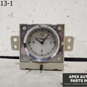 OEM 2009 Chrysler Town & Country 3.8L Dash Mounted Time Analog Clock