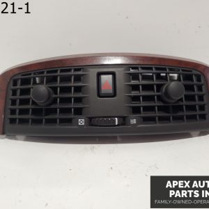 OEM 2006 Cadillac SRX 3.6L DASH CENTER AC AIR VENTS W/HAZARD SWITCH