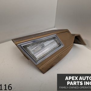 OEM 1981 Buick Riviera 5.0L REAR LICENSE PLATE LIGHT LENS HOUSING