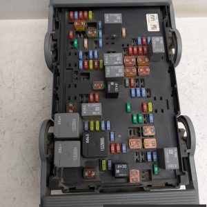 OEM 2009 Chevrolet Silverado 5.3L FUSE JUNCTION BOX