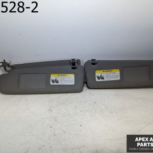 OEM 2005 Volkswagen Touareg 3.2L sunvisor set pair sun visor GRAY lights shade