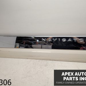 OEM 2007 Lincoln Navigator 5.4L RIGHT FRONT DOOR MOLDING