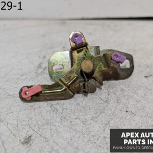 OEM 2001 Isuzu Rodeo 3.2L Hinge