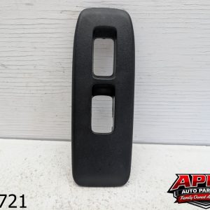 OEM 2002 Mitsubishi Montero 3.5L Right Passenger Window Switch Trim Bezel